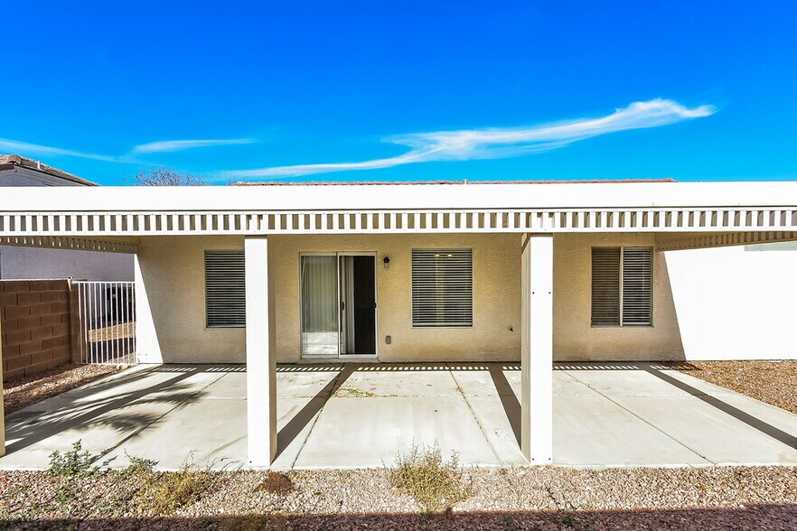Building Photo - 3015 W Hammer Ln