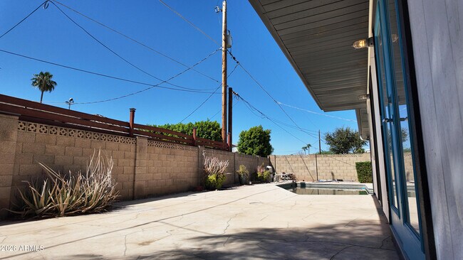 Building Photo - 8637 E Keim Dr