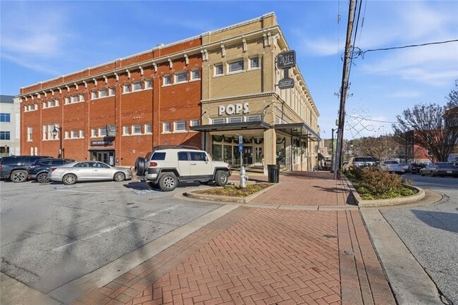 Building Photo - 513 Broughton Dr