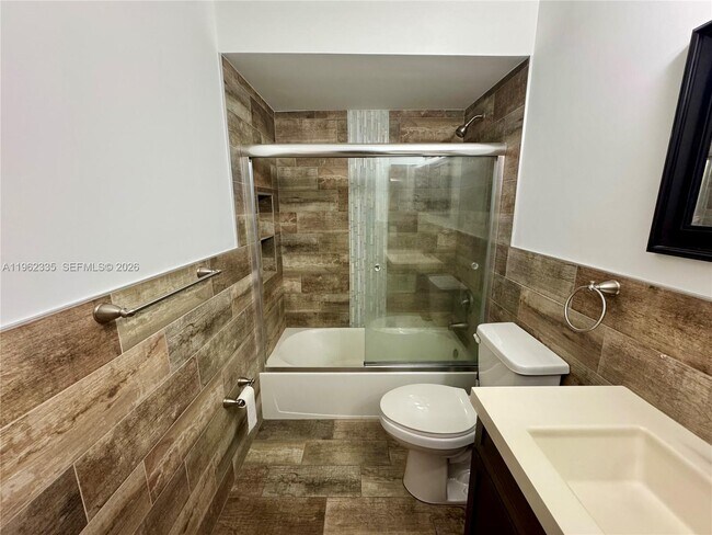 Building Photo - 6375 SW 136th Ct