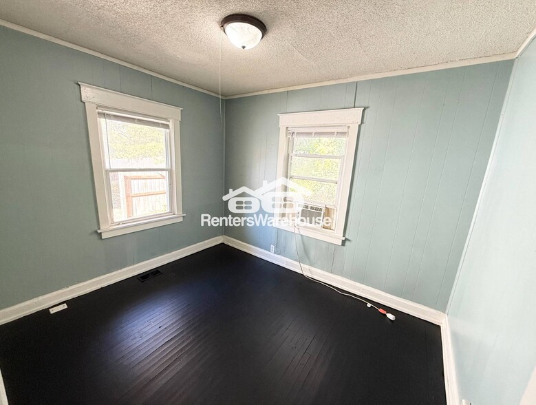 Building Photo - 1526 E 50th St