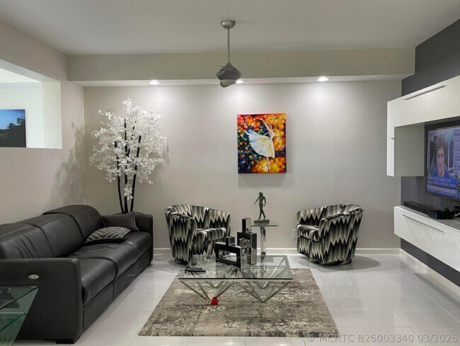 Building Photo - 11530 Briarwood Cir