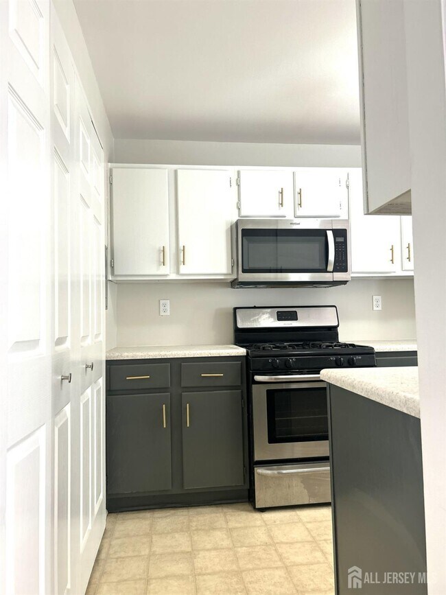 Building Photo - 7302 Elm Ct