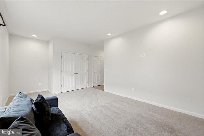 Building Photo - 246 Norland Knoll Dr