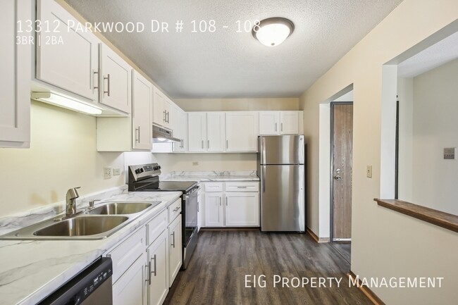 Building Photo - 13312 Parkwood Dr