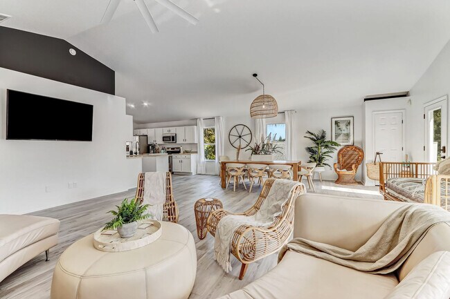 Building Photo - 156 Meadow Ave