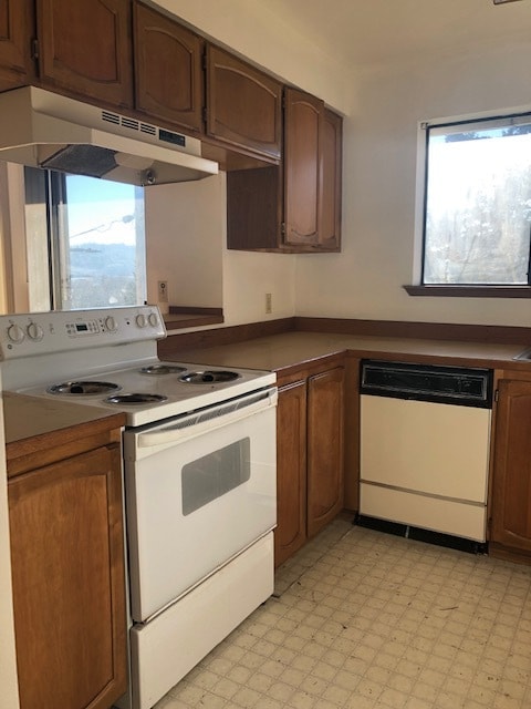 Kitchen - 114 NW 3rd Pl