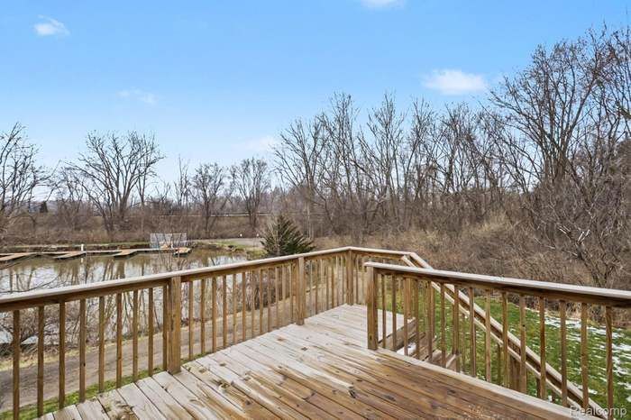 Building Photo - 529 Swan River Dr