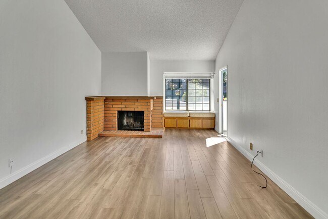 Building Photo - 8878 Regents Rd