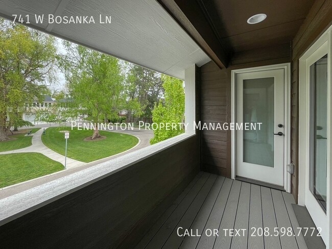 Building Photo - 741 W Bosanka Ln