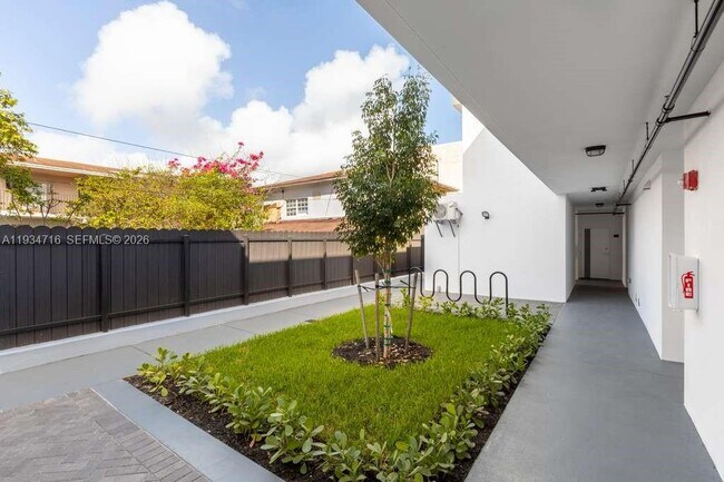 Building Photo - 1547 NW 2nd St