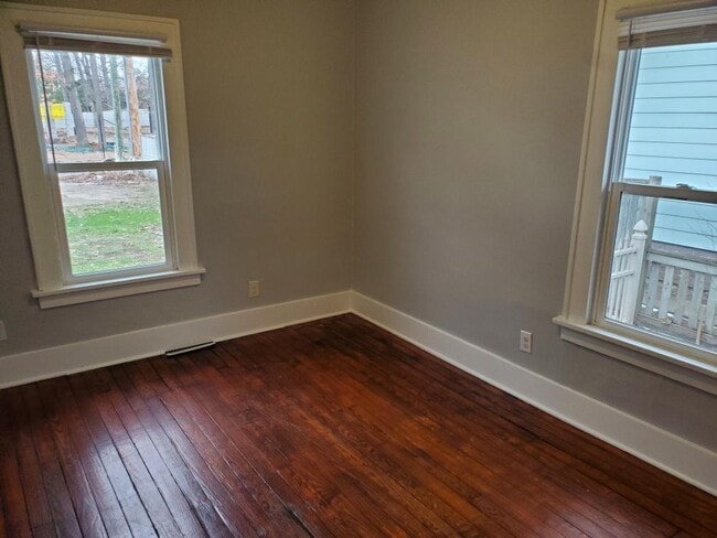 Building Photo - 709 S Ironwood Dr