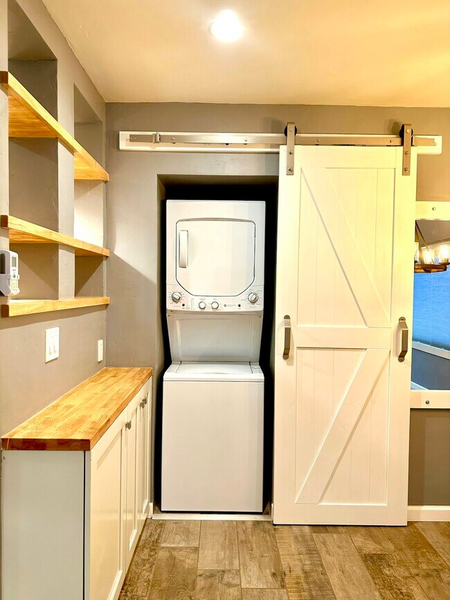 Building Photo - 38374 Rainbow Heights Pl