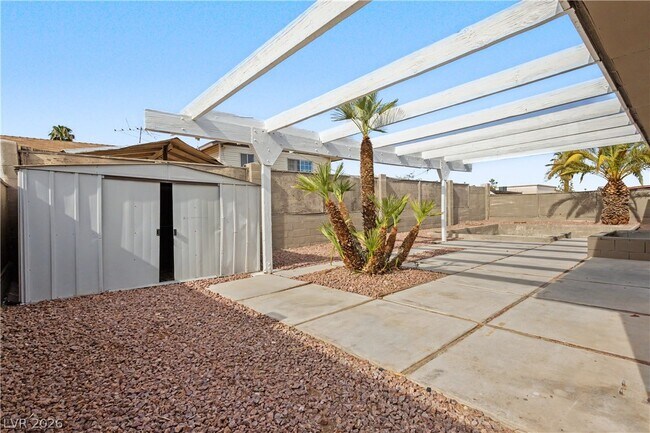 Building Photo - 6908 Kinkenon Dr