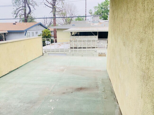 Building Photo - 25250