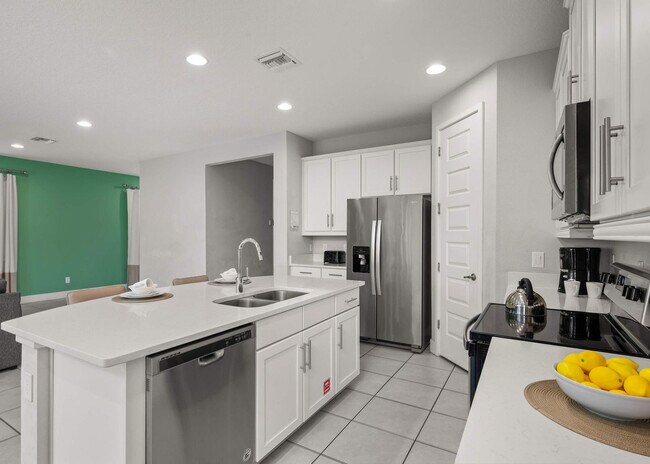 Building Photo - 301 Burma St