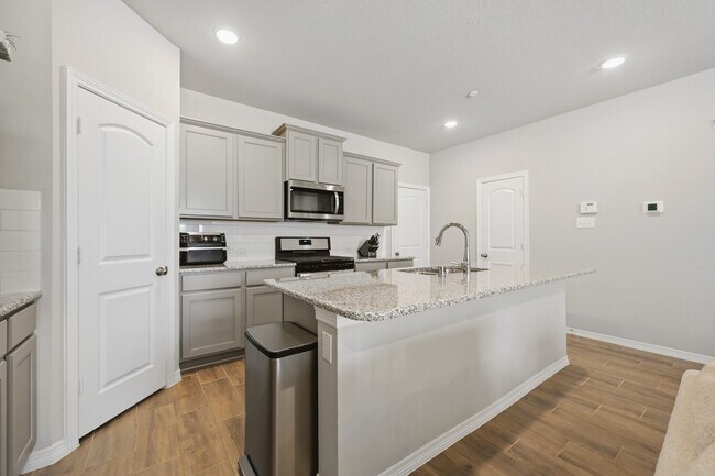 Building Photo - 8050 Scanlan Trce