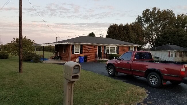 Building Photo - 3 miles from square off Byp