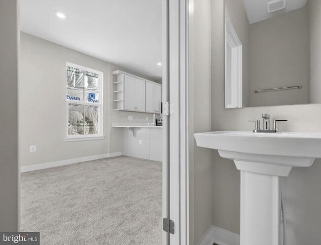 Building Photo - 4945 DUNHAVEN Dr