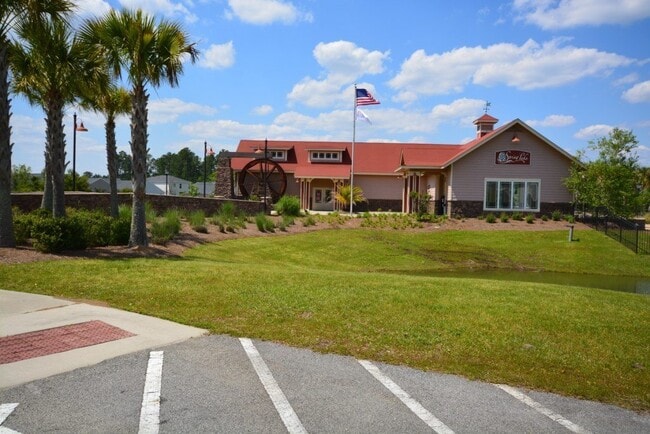Building Photo - 45 Crystal Lake Dr