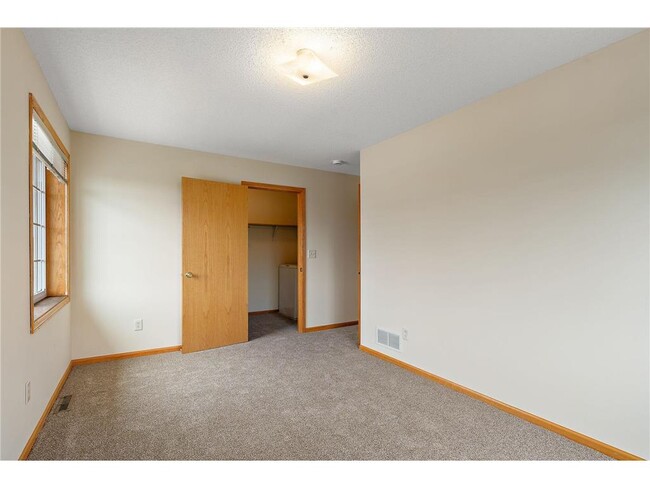 Building Photo - 1613 County Rd D E