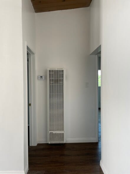 Building Photo - 2215 Mathews Ave