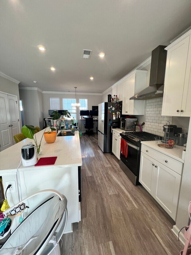 Building Photo - New construction 3 bedroom, 3.5 bathroom c...