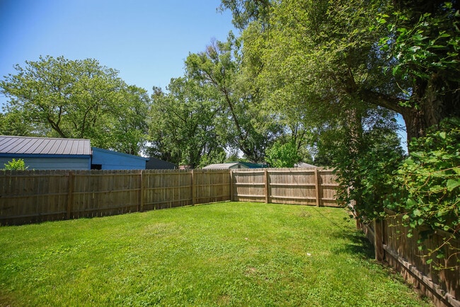 Building Photo - 5916 Senaca Trail