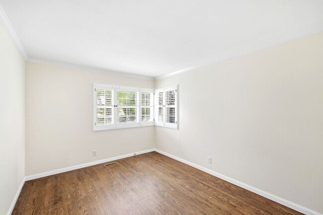 Building Photo - 2973 Arguello Dr