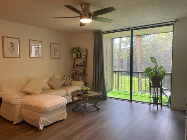 Building Photo - 5160 Las Verdes Cir