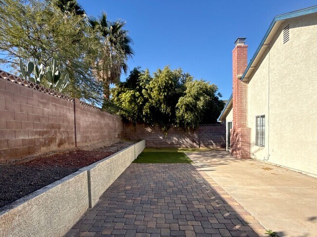 Building Photo - NO HOA! 4-Bedroom Single-Story Home in Henderson – Pets Welcome!