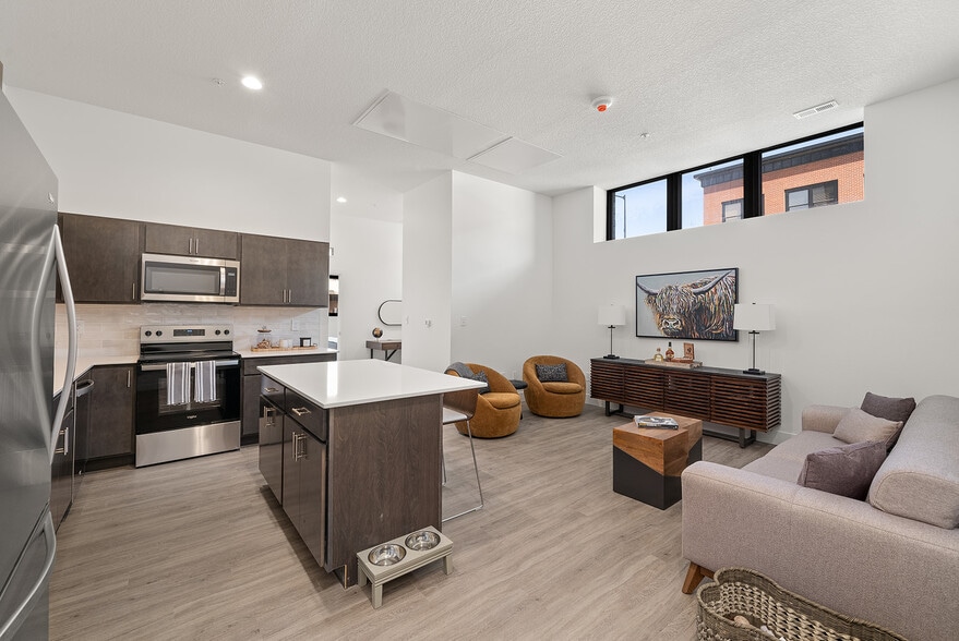 1BR, 1BA - Bowery/781 SF - Living Room - Tempo East Village