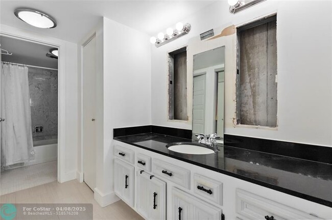 Building Photo - 3500 Galt Ocean Dr