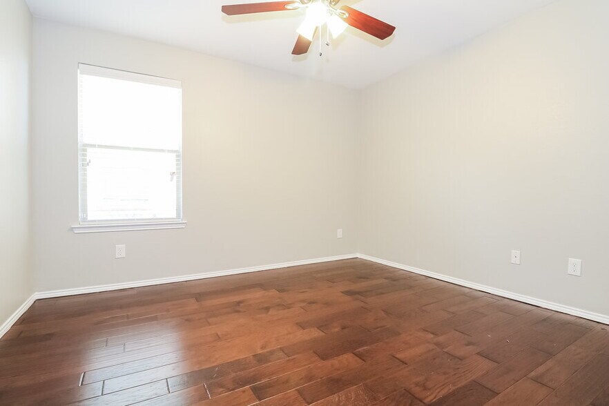 Building Photo - 1616 Chivalry Ln