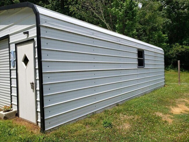 Building Photo - 7673 Bent Mountain Rd