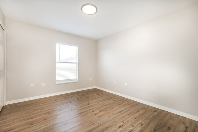 Building Photo - 939 Brenton Leaf Dr