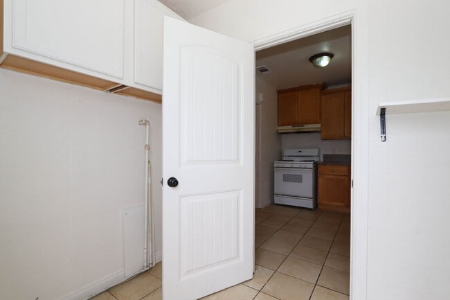 Building Photo - JV3701 RUBS