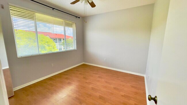 Building Photo - 107 Half Moon Cir