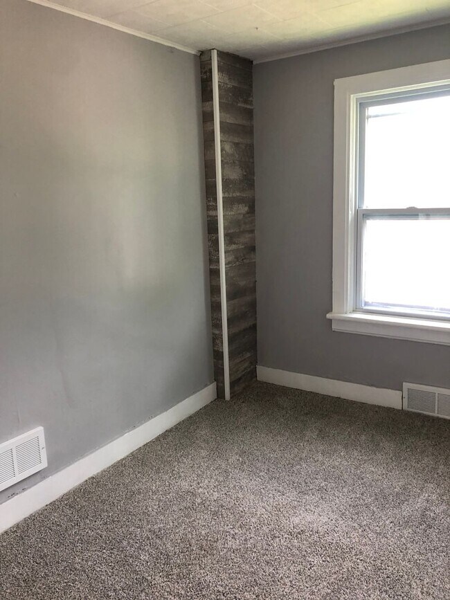 Building Photo - 135 Broad St