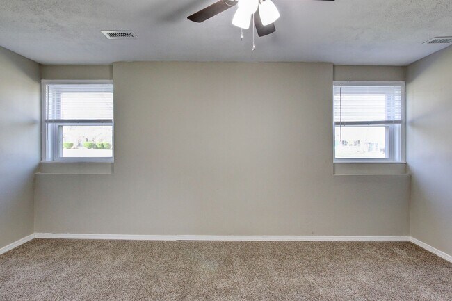 Building Photo - Four Bedroom with Bonus Room and a detache...