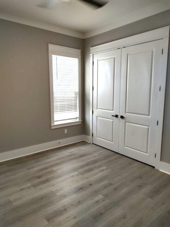 Building Photo - 4088 Biltmore Ave