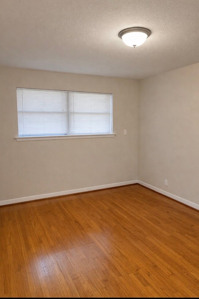 Building Photo - 6822 Neff St