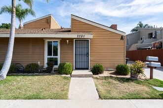 Building Photo - Renovated 3-Bedroom with Private Courtyard – Move-In Ready!