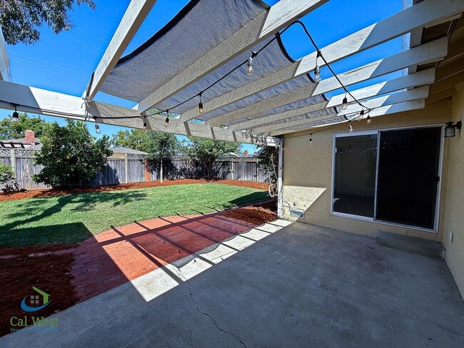 Building Photo - 5331 Rimwood Dr
