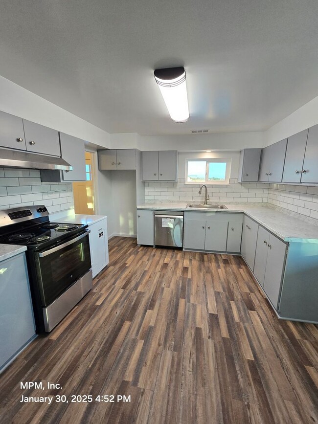 Building Photo - Newly remodeled 2 bedroom 1 bath on acreag...