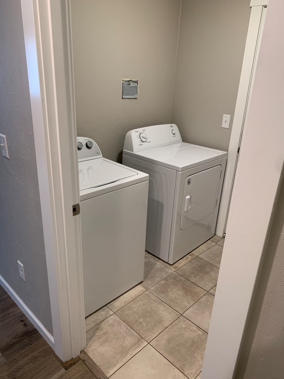 Laundry - 1673 Grand Ave