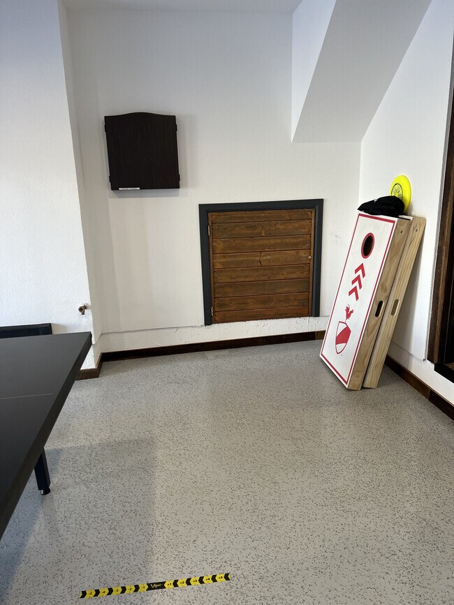 Building Photo - 116 Winterleaf Dr