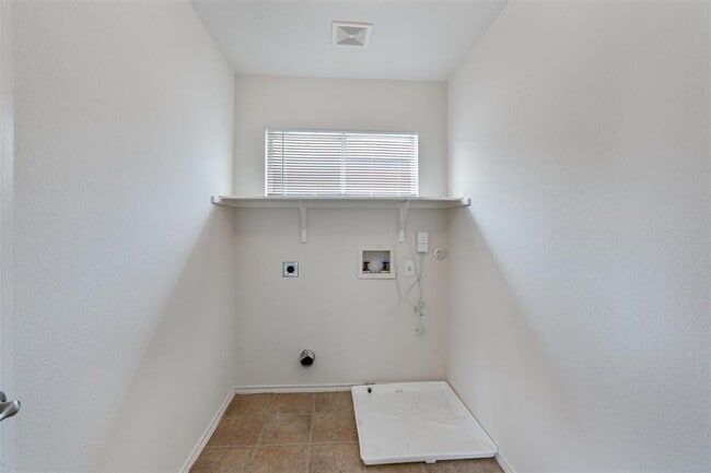 Building Photo - 7432 Cayenne Ln