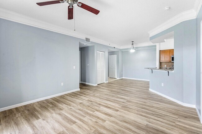 Building Photo - 10106 Myrtlewood Cir W