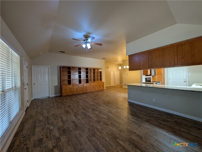 Building Photo - 1662 Lantana Cir